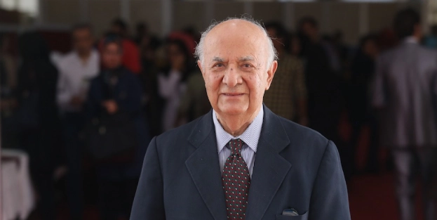دکتر عزت الله خامسی دندانپزشک پیشکسوت